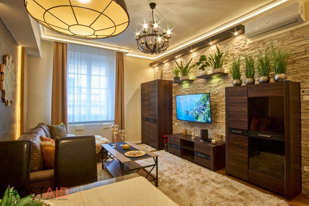 R7 Design Apartment - Hostaid Будапешт Экстерьер фото