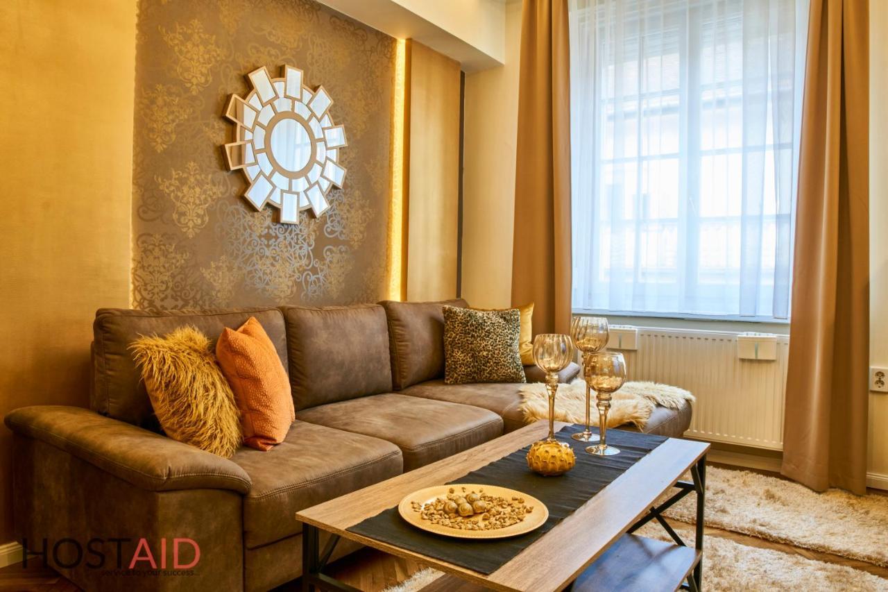 R7 Design Apartment - Hostaid Будапешт Экстерьер фото